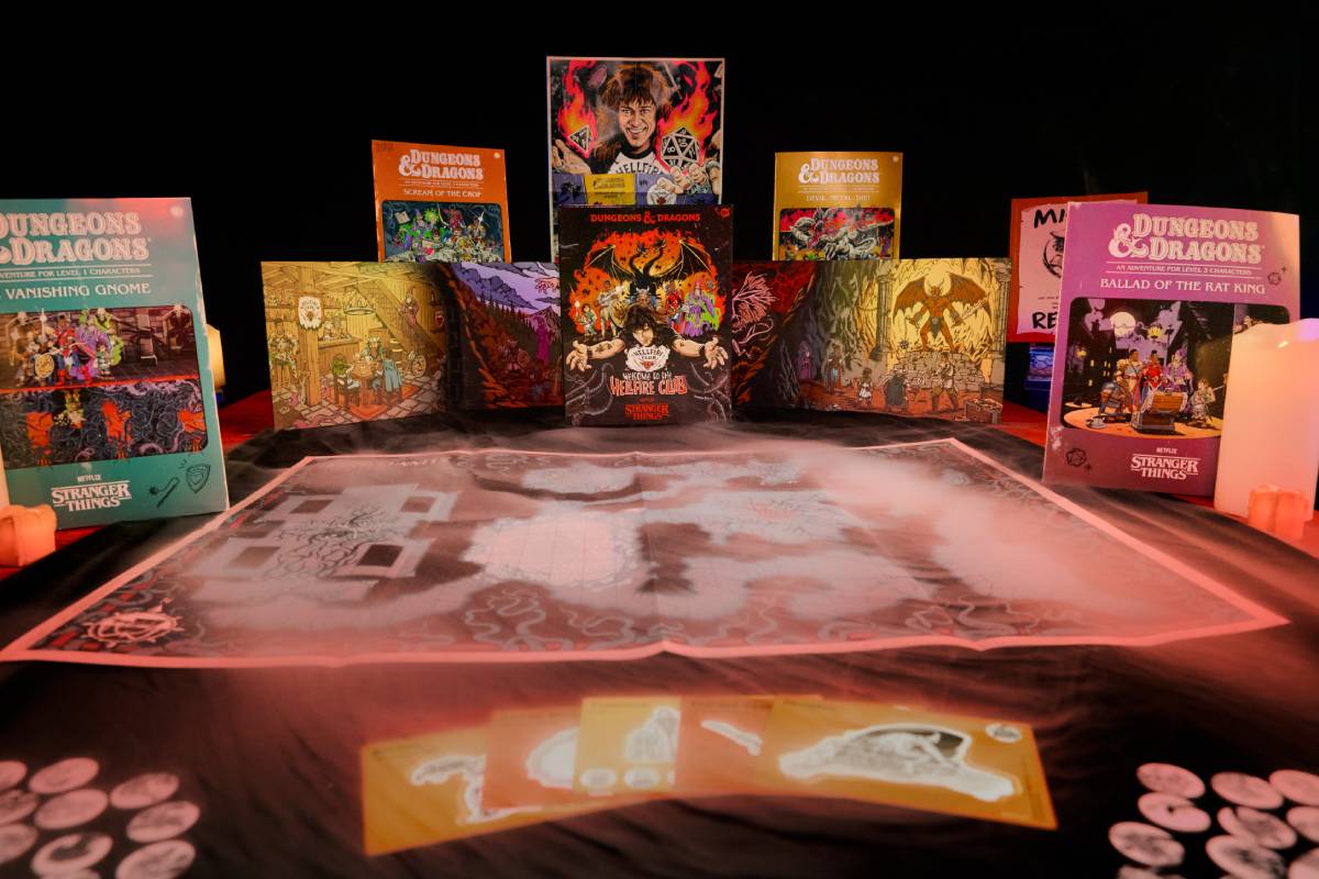 The contents of Stranger Things Welcome to the Hellfire Club